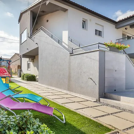 Lovely In With Outdoor Swimming Pool *