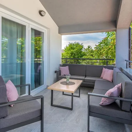 Lovely In With Outdoor Swimming Pool